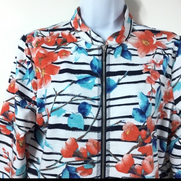 💙 Chico's Floral Jacket 💙 - Picture 5 of 5